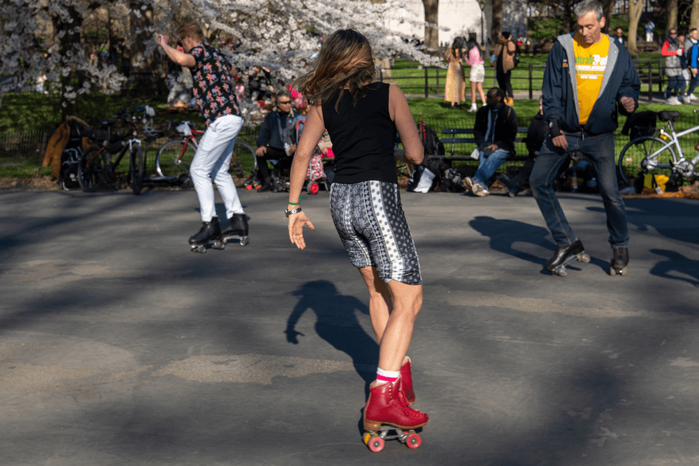 ¡Patinar tiene beneficios sobre ruedas para todas las edades!