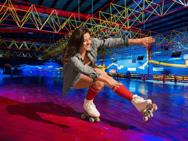 Patinaje Quad Clásico: El Encanto de las Cuatro Ruedas que Vuelven a Rodar